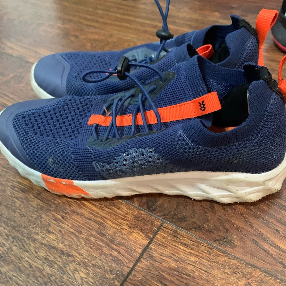 Youth slip on shoe size 4